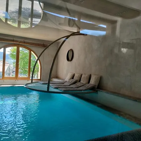 Sublime Spa, Piscine Indoor * Mostuéjouls