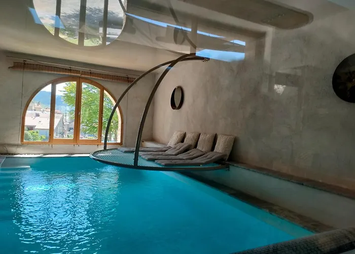 Sublime Spa, Piscine Indoor * Mostuéjouls