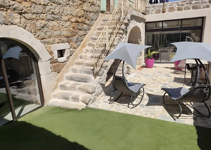 Sublime Spa, Piscine Indoor بيت للعطل