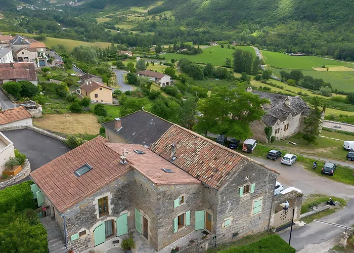 Sublime Spa, Piscine Indoor بيت للعطل